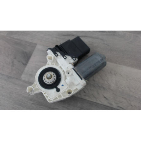 Moteur leve vitre avant droit VOLKSWAGEN TOURAN 1 PHASE 1 d’occasion