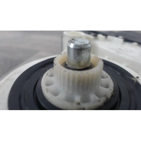 Moteur leve vitre avant droit VOLKSWAGEN TOURAN 1 PHASE 1 d’occasion