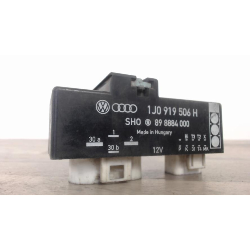 Boitier de prechauffage VOLKSWAGEN POLO 3 PHASE 2 d’occasion