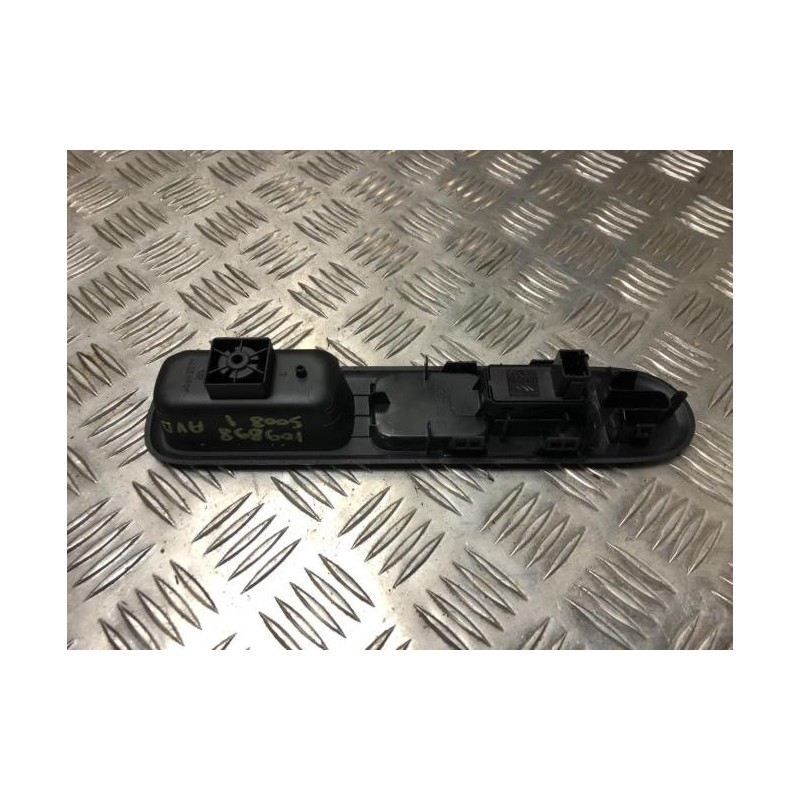 Interrupteur de leve vitre avant droit PEUGEOT 5008 1 PHASE 2 d’occasion
