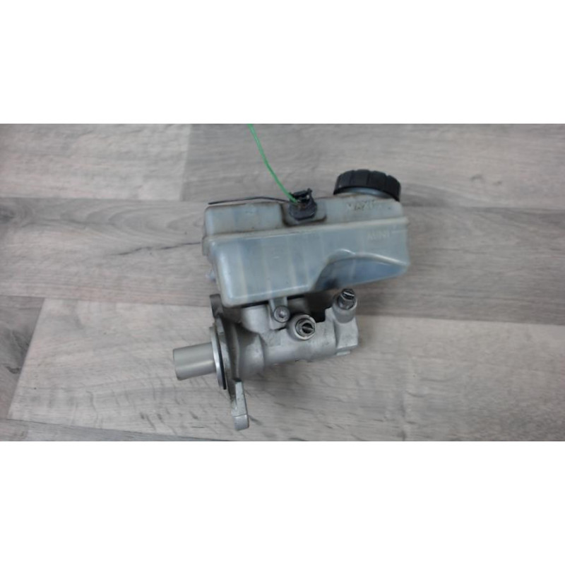 Maitre cylindre (freinage) RENAULT CLIO 4 PHASE 1 BREAK d’occasion