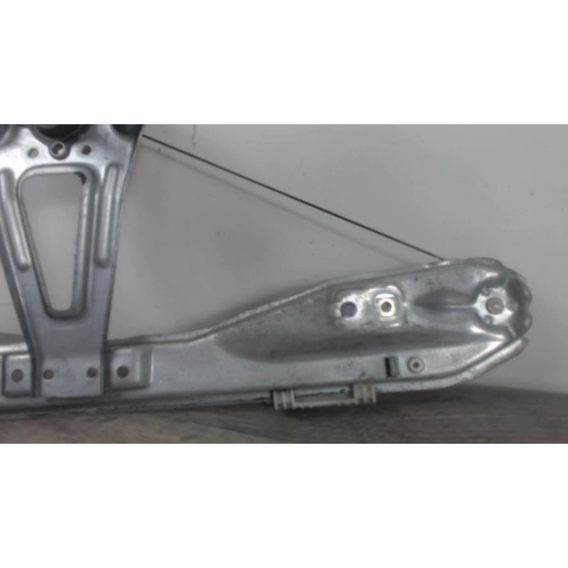 Leve vitre mecanique arriere gauche RENAULT CLIO 3 PHASE 2 d’occasion