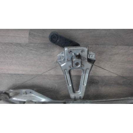 Leve vitre mecanique arriere gauche RENAULT CLIO 3 PHASE 2 d’occasion