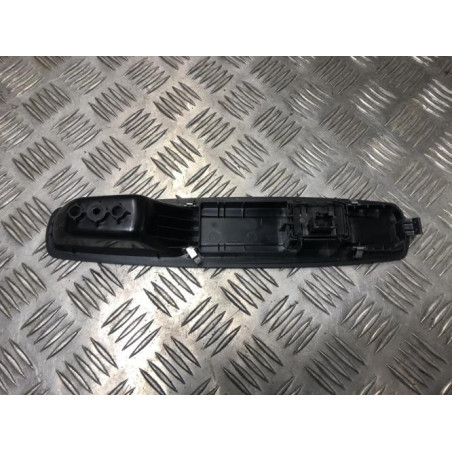 Interrupteur de leve vitre avant droit RENAULT SCENIC 3 PHASE 2 d’occasion