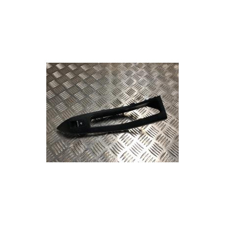 Interrupteur de leve vitre avant droit FORD FIESTA 7 PHASE 1 d’occasion