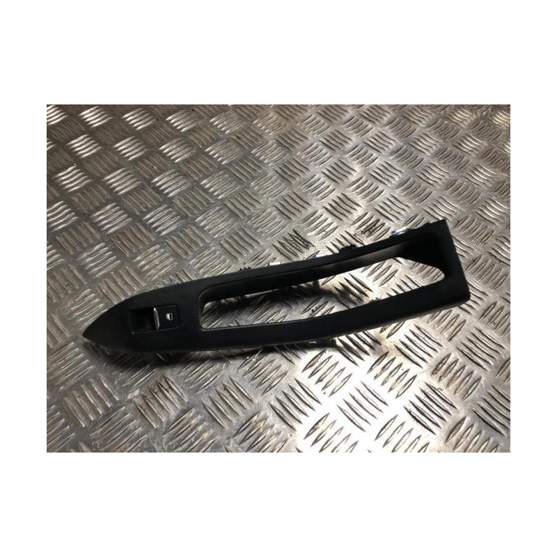 Interrupteur de leve vitre avant droit FORD FIESTA 7 PHASE 1 d’occasion