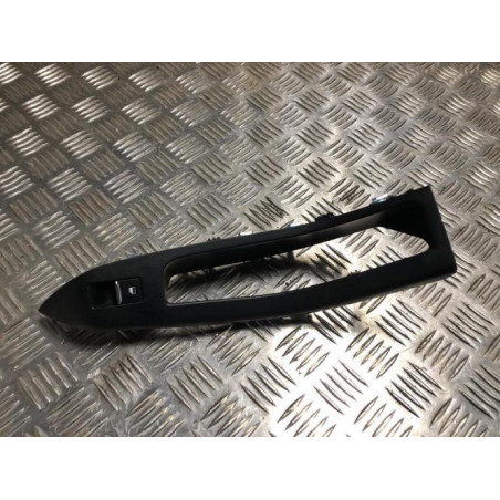 Interrupteur de leve vitre avant droit FORD FIESTA 7 PHASE 1 d’occasion