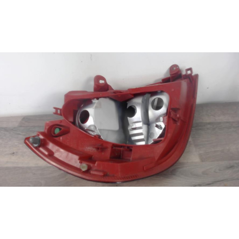 Feu arriere principal droit (feux) RENAULT CLIO 3 PHASE 2 d’occasion