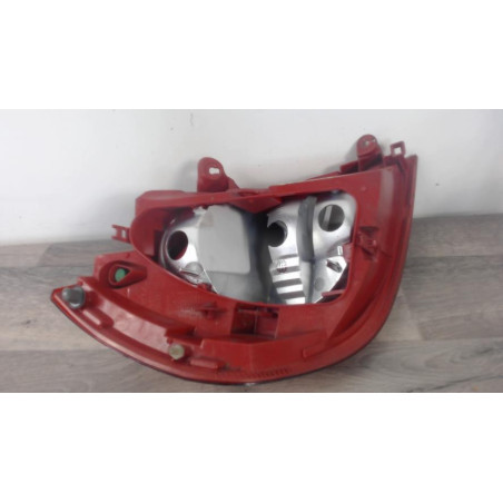 Feu arriere principal droit (feux) RENAULT CLIO 3 PHASE 2 d’occasion
