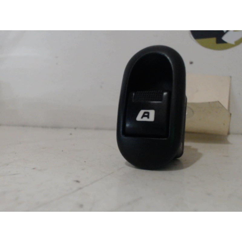 Interrupteur de leve vitre avant gauche CITROEN C2 PHASE 1 d’occasion