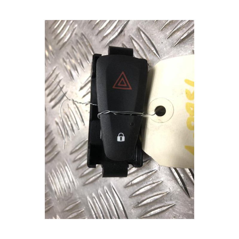 Bouton de warning DACIA SANDERO 2 PHASE 2 d’occasion