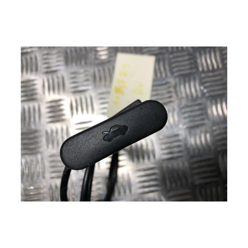 Poignee d'ouverture de capot LIGIER PROFESSIONAL M.GO 0.5 DCI RéVOLUTION d’occasion