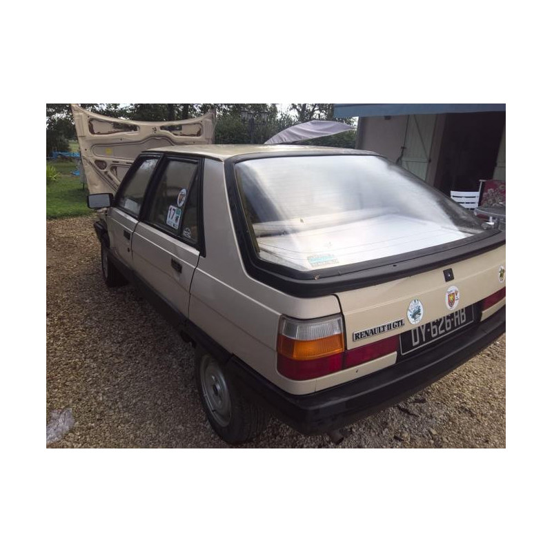 Anti brouillard arriere droit RENAULT R11 d’occasion
