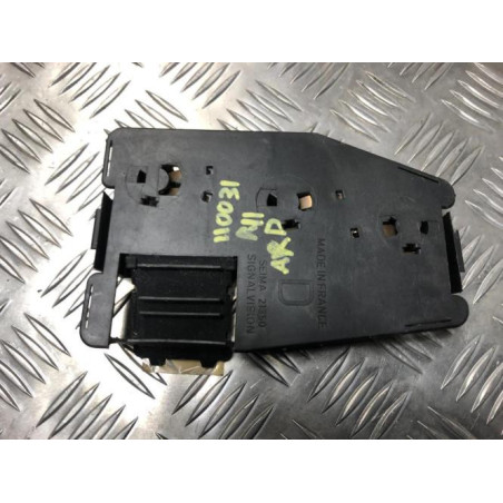 Platine feu arriere droit RENAULT R11 d’occasion