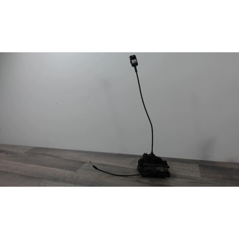 Serrure avant droit RENAULT CLIO 3 PHASE 2 d’occasion