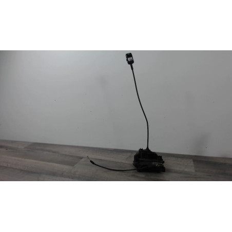Serrure avant droit RENAULT CLIO 3 PHASE 2 d’occasion