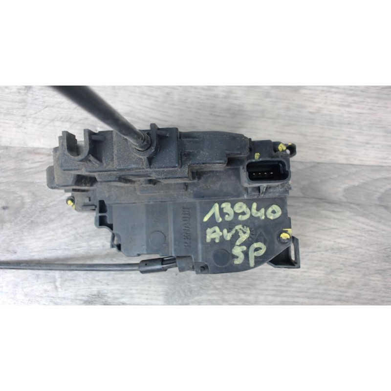 Serrure avant droit RENAULT CLIO 3 PHASE 2 d’occasion