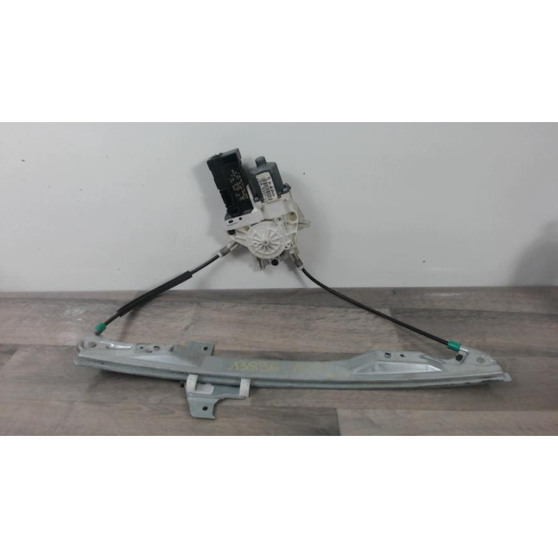 Leve vitre electrique avant droit PEUGEOT 407 PHASE 1 d’occasion