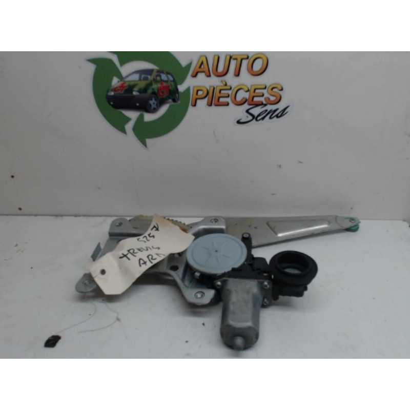 Interrupteur de leve vitre arriere droit DAIHATSU TREVIS d’occasion