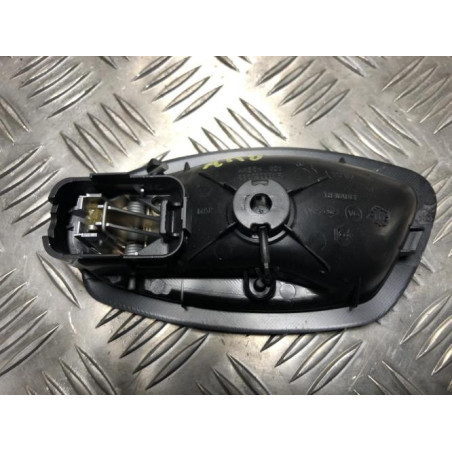 Poignee interieur arriere droit RENAULT CLIO 4 PHASE 2 d’occasion