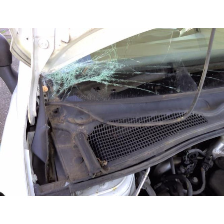 Poignee interieur arriere droit RENAULT CLIO 4 PHASE 2 d’occasion
