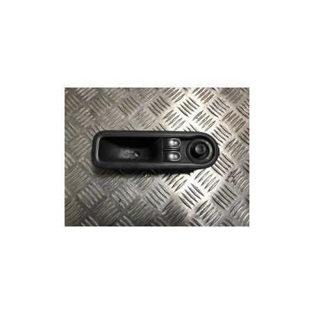 Interrupteur de leve vitre avant gauche RENAULT CLIO 3 PHASE 1 d’occasion