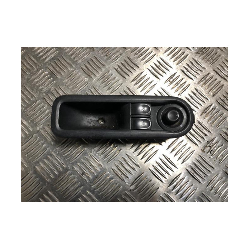 Interrupteur de leve vitre avant gauche RENAULT CLIO 3 PHASE 1 d’occasion
