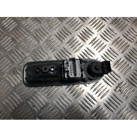 Interrupteur de leve vitre avant gauche RENAULT CLIO 3 PHASE 1 d’occasion