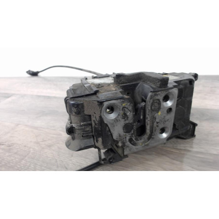 Serrure avant gauche RENAULT CLIO 3 PHASE 2 d’occasion