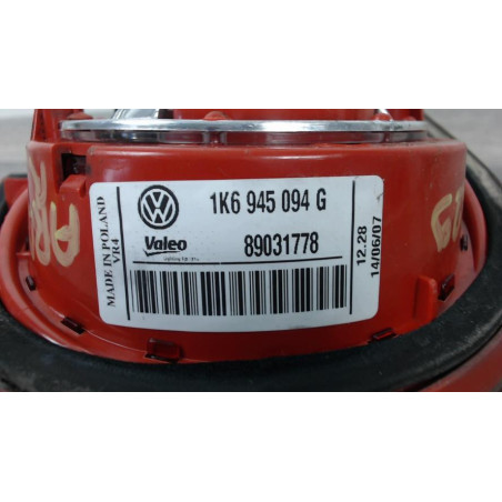Feu arriere secondaire droit (feux) VOLKSWAGEN GOLF 5 d’occasion