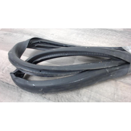 Joint de porte arriere gauche RENAULT MEGANE 4 PHASE 1 d’occasion