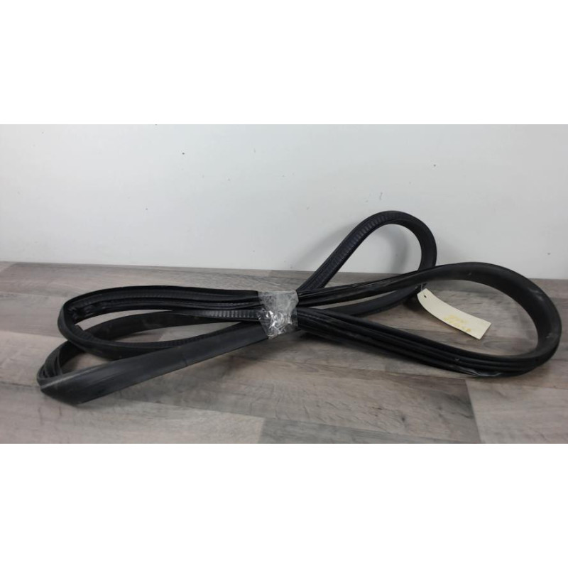 Joint de porte arriere gauche RENAULT MEGANE 4 PHASE 1 d’occasion
