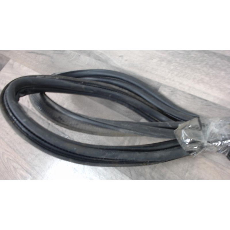 Joint de coffre RENAULT MEGANE 4 PHASE 1 d’occasion