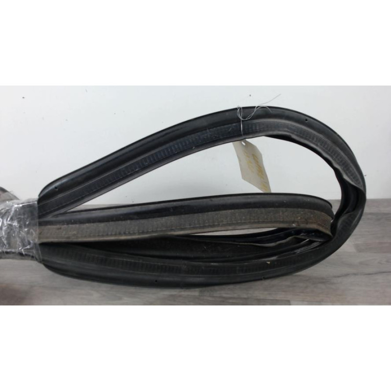 Joint de coffre RENAULT MEGANE 4 PHASE 1 d’occasion