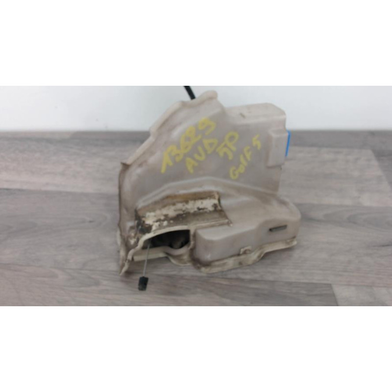 Serrure avant droit VOLKSWAGEN GOLF 5 d’occasion