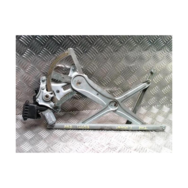 Leve vitre electrique arriere droit TOYOTA COROLLA VERSO 2 PHASE 2 d’occasion