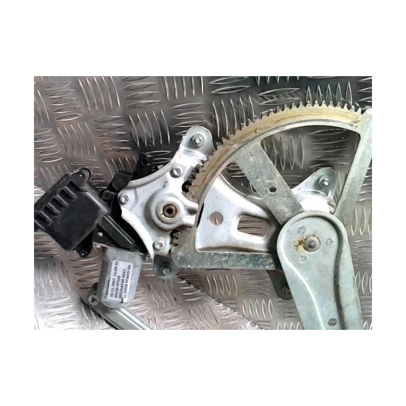 Leve vitre electrique arriere droit TOYOTA COROLLA VERSO 2 PHASE 2 d’occasion