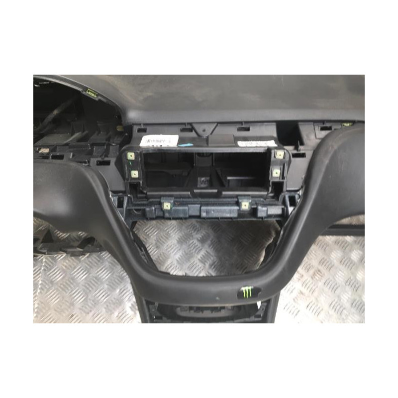 Tableau de bord PEUGEOT 208 1 PHASE 2 d’occasion