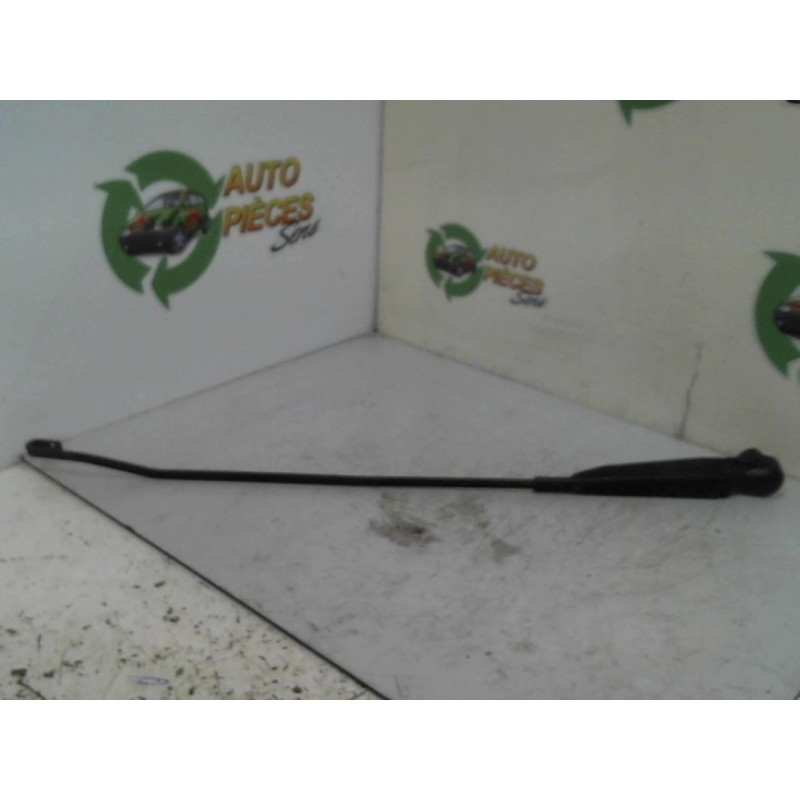 Bras essuie glace avant droit RENAULT CLIO 1 PHASE 1 d’occasion