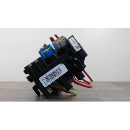 Porte fusible RENAULT MEGANE 4 PHASE 1 d’occasion