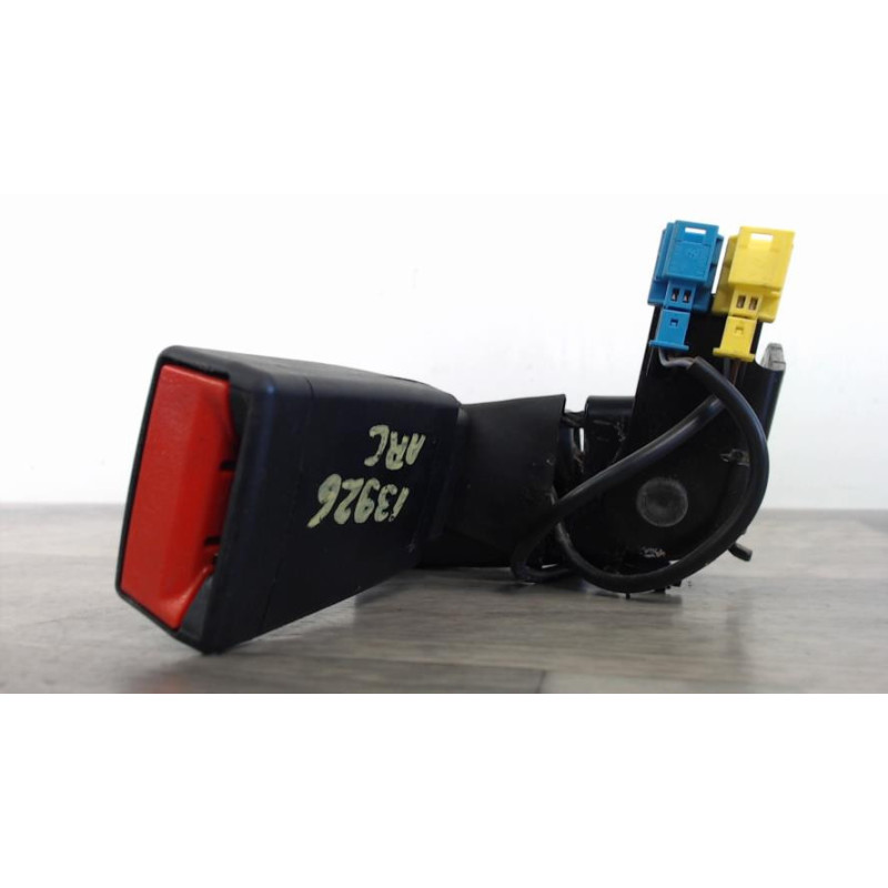 Attache ceinture arriere droit MERCEDES CLASSE A 176 PHASE 1 d’occasion