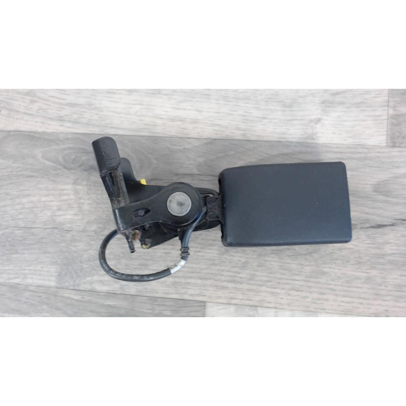 Attache ceinture arriere gauche MERCEDES CLASSE A 176 PHASE 1 d’occasion