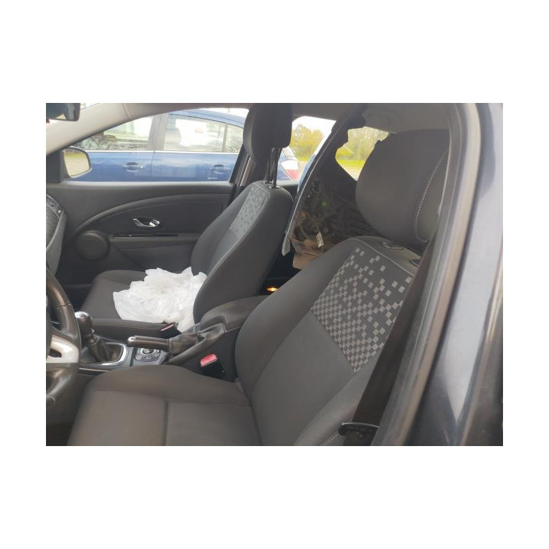 Poignee d'ouverture de capot RENAULT MEGANE 3 PHASE 3 d’occasion