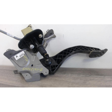 Pedale d'embrayage RENAULT MEGANE 4 PHASE 1 d’occasion