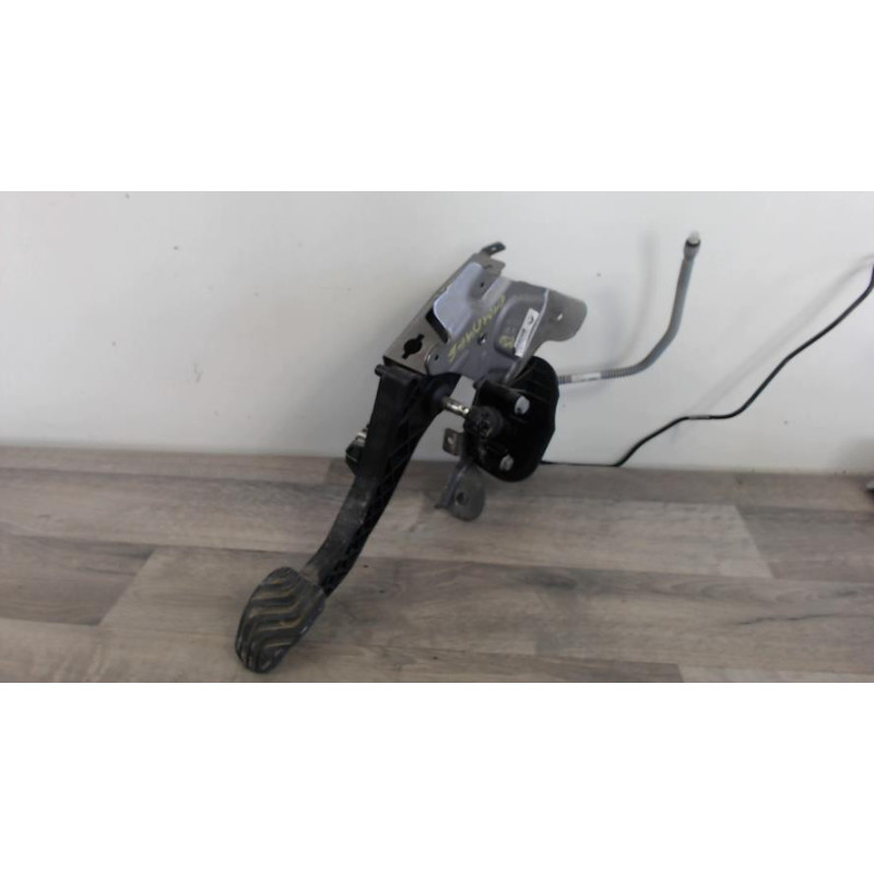 Pedale d'embrayage RENAULT MEGANE 4 PHASE 1 d’occasion