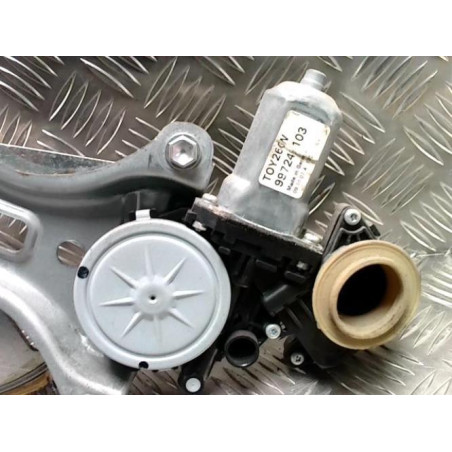 Leve vitre electrique arriere gauche TOYOTA COROLLA VERSO 2 PHASE 2 d’occasion
