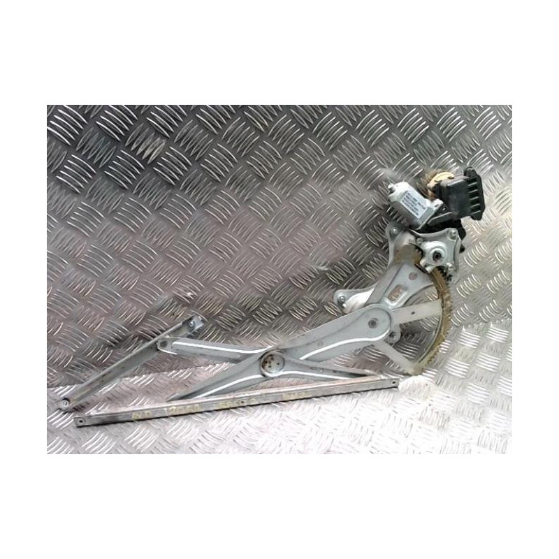 Leve vitre electrique avant droit TOYOTA COROLLA VERSO 2 PHASE 2 d’occasion