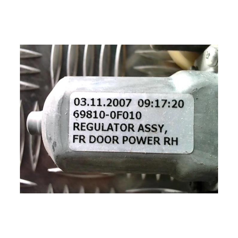 Leve vitre electrique avant droit TOYOTA COROLLA VERSO 2 PHASE 2 d’occasion