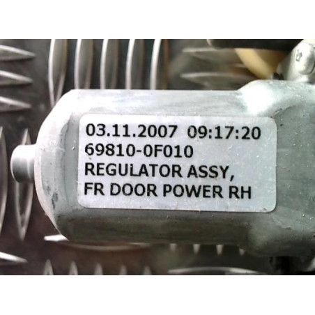 Leve vitre electrique avant droit TOYOTA COROLLA VERSO 2 PHASE 2 d’occasion