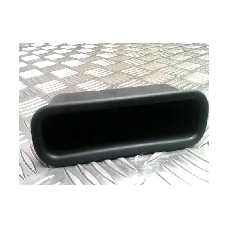 Vide poche arriere droit TOYOTA COROLLA VERSO 2 PHASE 2 d’occasion